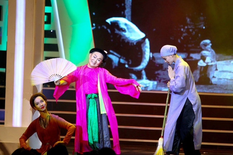 Xuân Hinh trong một vai hề chèo cổ – nơi ông phô diễn kỹ năng hát và diễn xuất bậc thầy, giữ gìn hồn cốt của văn hóa dân tộc.