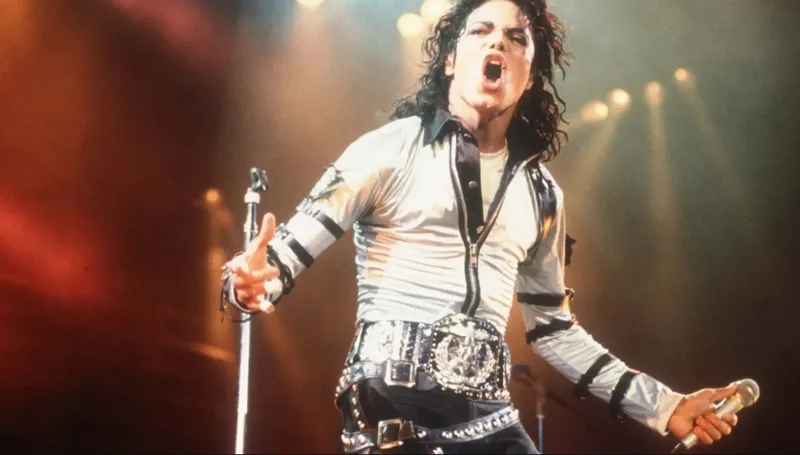 Di sản của Michael Jackson vẫn ảnh hưởng mạnh đến video âm nhạc, vũ đạo, sân khấu và nhiều thế hệ nghệ sĩ sau này.