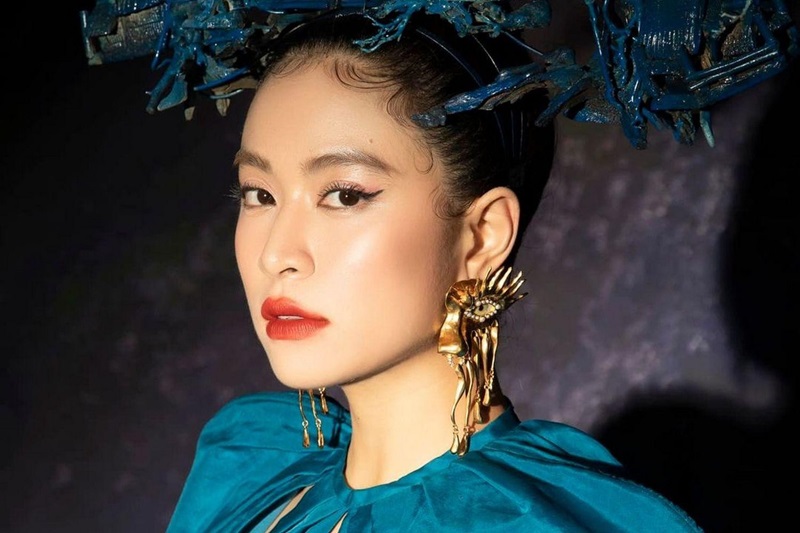 Hoàng Thùy Linh thời kỳ định hình phong cách với dòng nhạc Pop Dance hiện đại và quyến rũ.