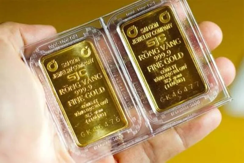 Bảng giá vàng miếng SJC cho biết mức mua vào và bán ra mới nhất, giúp người mua bán dễ tính toán trước khi giao dịch.