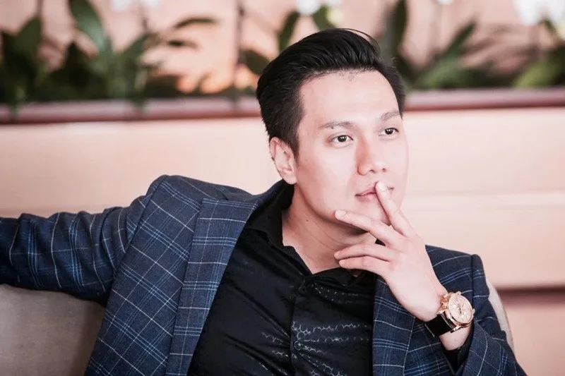 Nam nghệ sĩ giao lưu cùng khán giả và chia sẻ về những trải nghiệm làm nghề lâu năm.